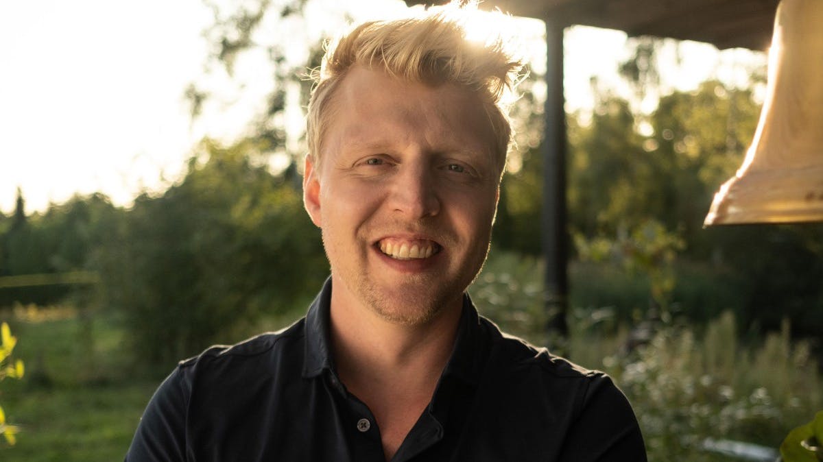 Pelle Emil Hebsgaard er vært på "Sommerdrømme" på TV 2.