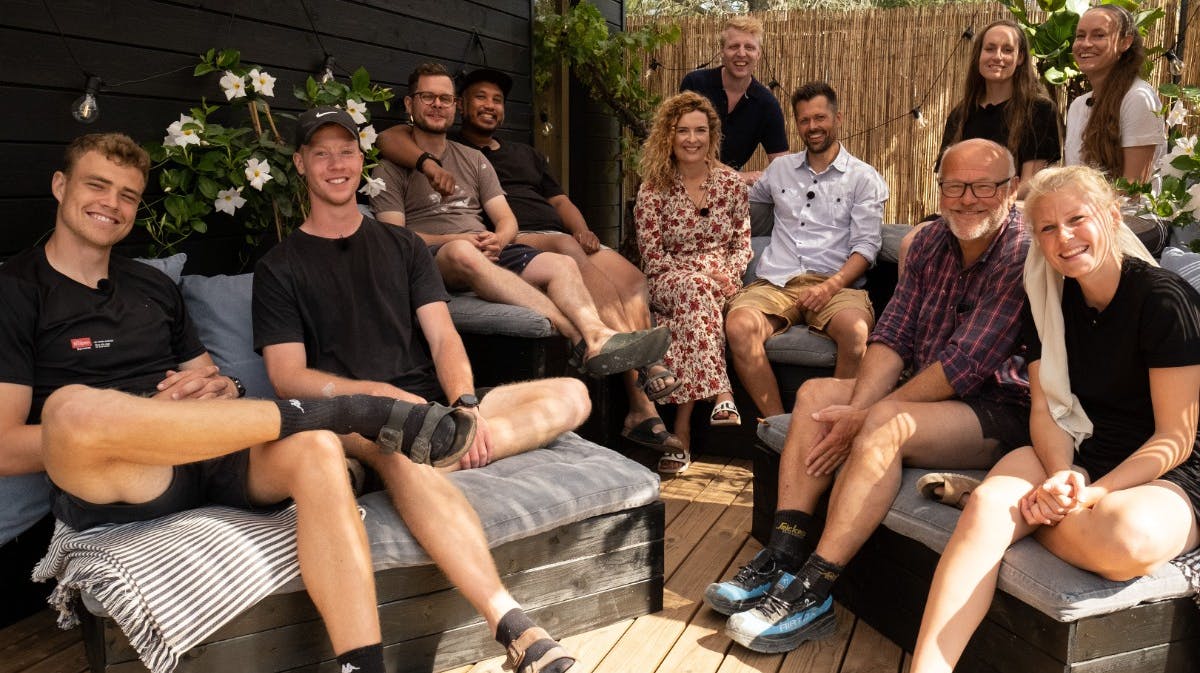 Deltagerne i anden sæson af "Sommerdrømme" med vært Pelle Emil Hebsgaard samt dommerne Jacob Karlsson og Camilla Kjems.