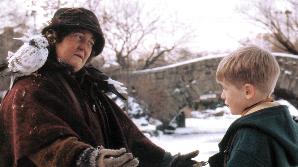 Brenda Fricker og Macaulay Culkin i "Alene hjemme 2 - glemt i New York"