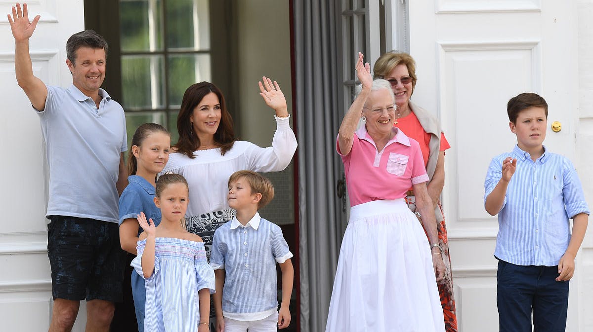 Dronning Margrethe og kronprinsfamilien.