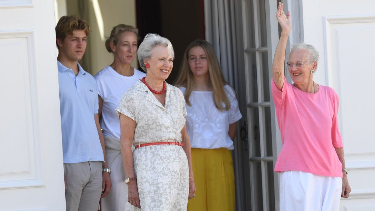 Dronning Margrethe overværede vagtskiftet på Gråsten Slot den 27. juli 2018 sammen med sin søster prinsesse Benedikte. Med var også Benediktes datter, prinsesse Alexandra, og børnebørn, grev Richard og komtesse Ingrid.