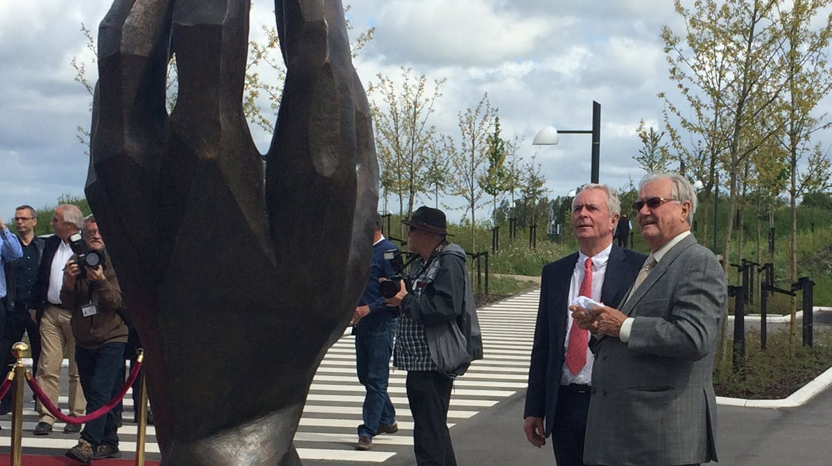 Prins Henrik afslørede sin egen skulptur