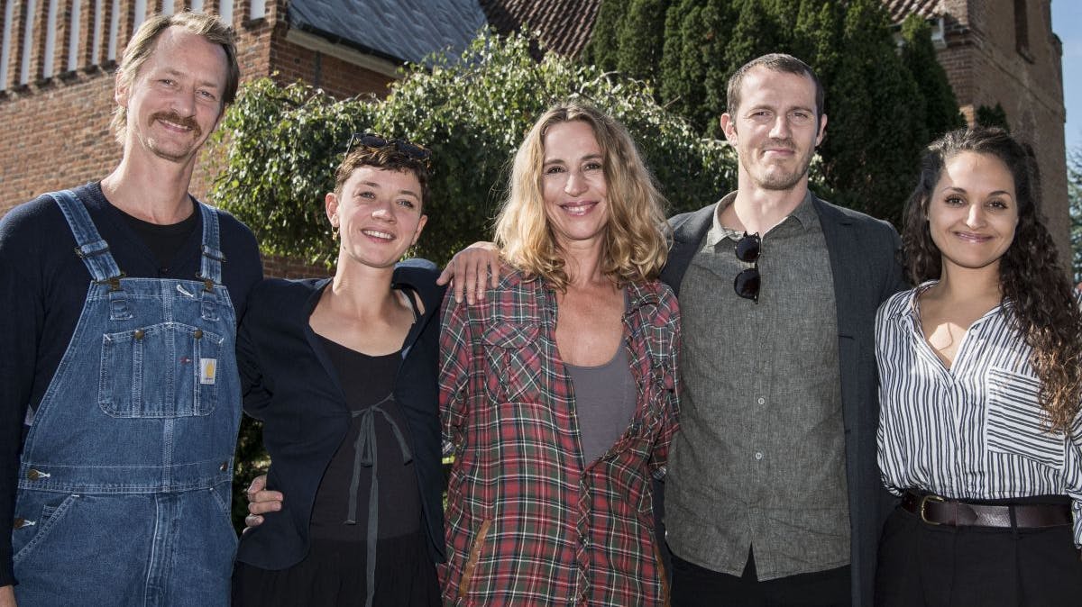 Joen Højerslev, Fanny Louise Bernth, Ann Eleonora Jørgensen, Simon Sears og Camilla Lau. 