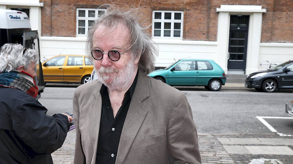 Den ene fjerdedel af de legendariske ABBA, Benny Andersson, gav sig til til at skrive autografer, da han ankom til Østre Gasværk Teater