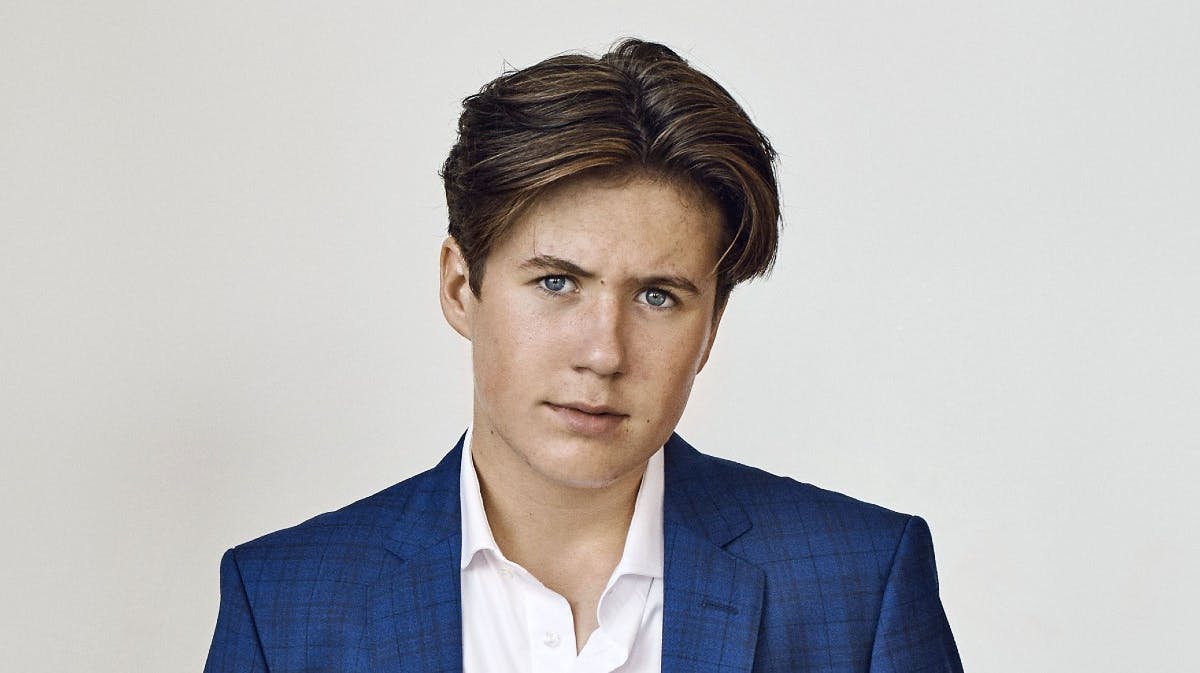 Officielt portræt af prins Christian 15 år. 