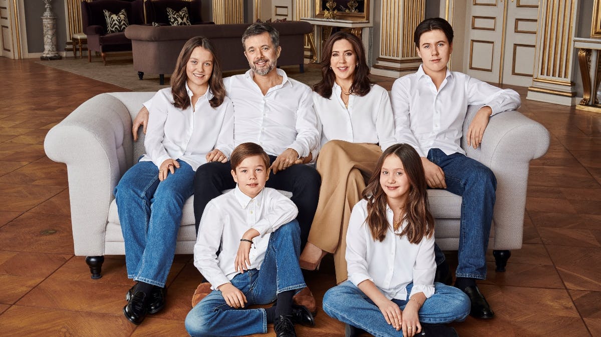 Kronprinsfamilien fotograferet i forbindelse med kronprinsessens 50-års fødselsdag.