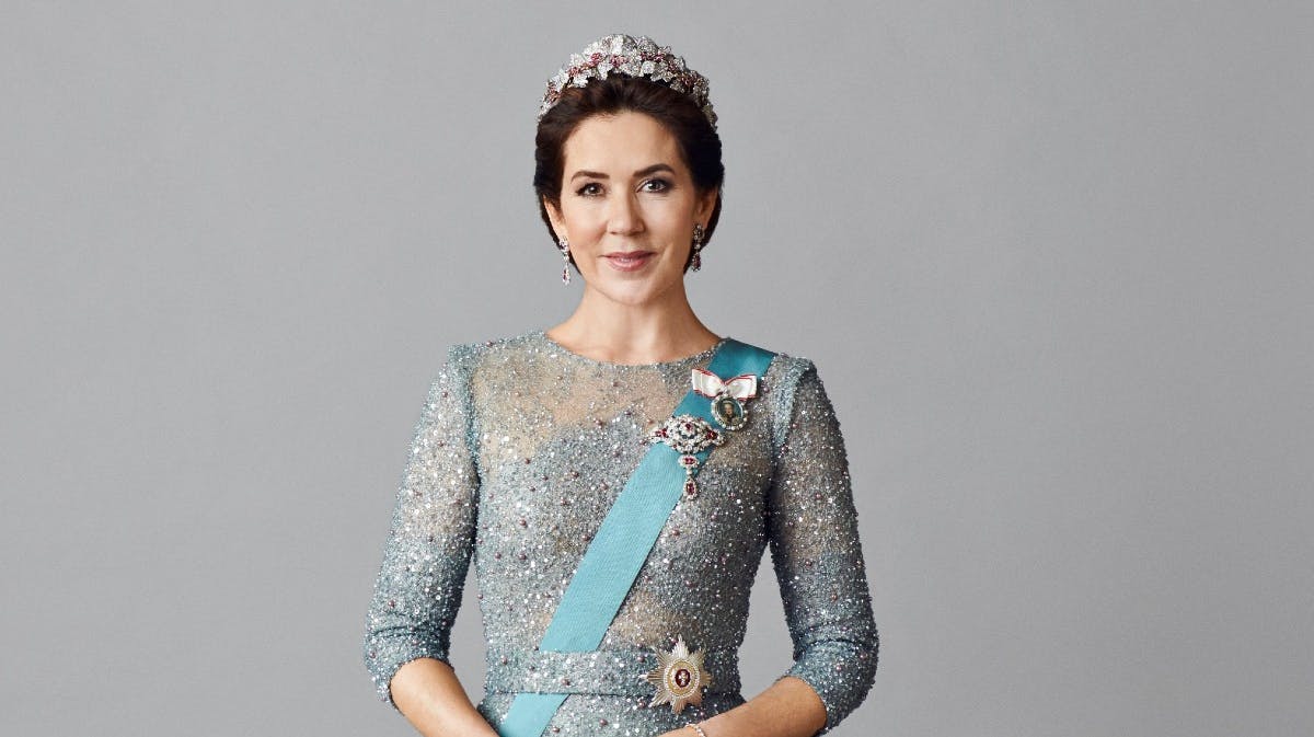 Et af de nye officielle portrætter af kronprinsesse Mary taget i anledning af hendes 50-års fødselsdag af danske Hasse Nielsen.&nbsp;