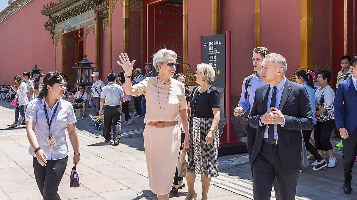 I forbindelse med sit besøg i Beijing, aflagde prinsesse Benedikte også Den Forbudte By et visit.