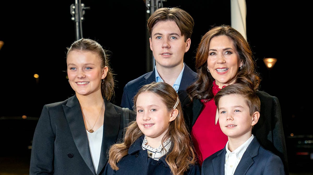 Prinsesse Isabella med mor kronprinsesse Mary og de tre søskende prins Christian, prinsesse Josephine og prins Vincent. 