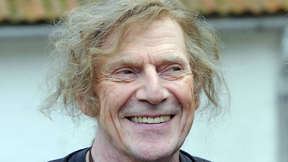 Jesper Christensen som bohemen og hippien Thomas i "Arvingerne".