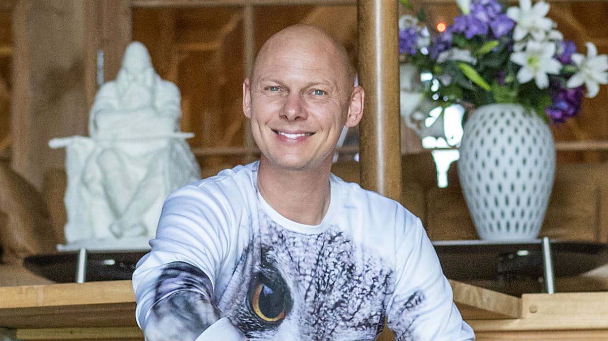 https://imgix.billedbladet.dk/media/article/jim_lyngvild_stor_beskaaret.jpg