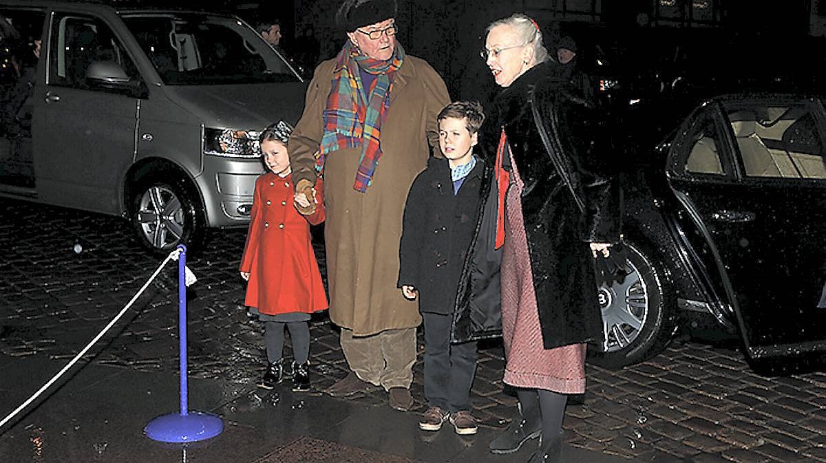 Prinsesse Isabella, prins Henrik, prins Christian og dronning Margrethe.