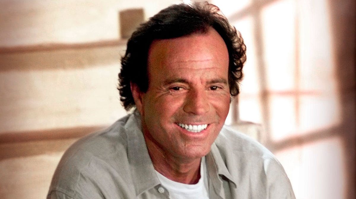 Julio Iglesias.