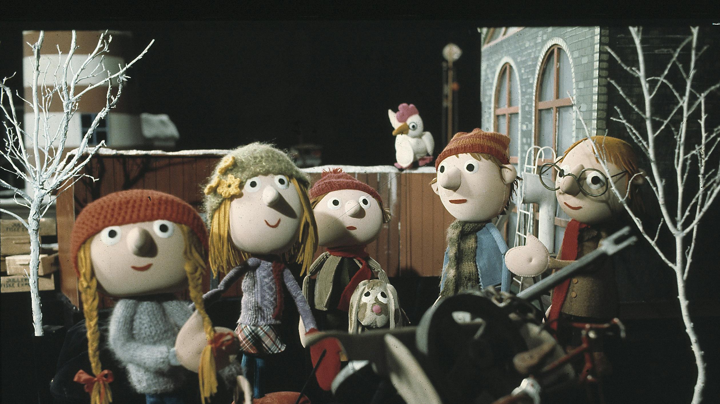 Dukker og rekvisitter fra blandt andt Jullerup Færgeby kommer nu på museum. Her ses fra venstre kaja, Vera, Knud, kaptajn Gus' hund, Pøs, hønen Magda, Anton og Jonas (også kaldet 44).