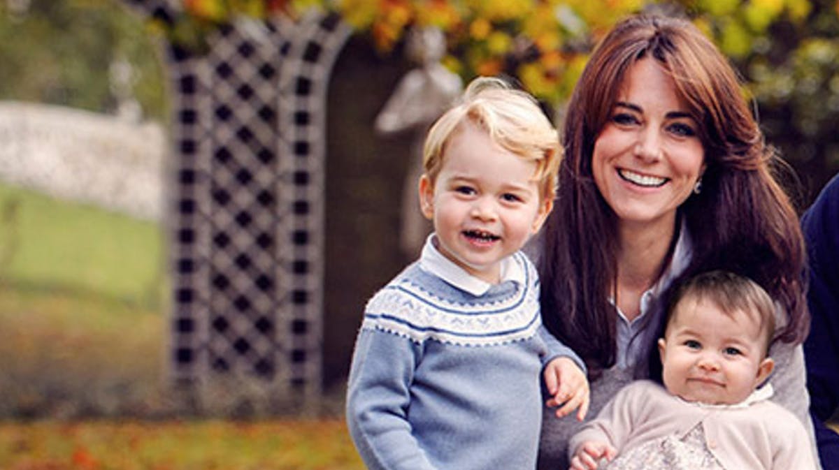 Hertuginde Catherine med børnene, prins George og prinsesse Charlotte.