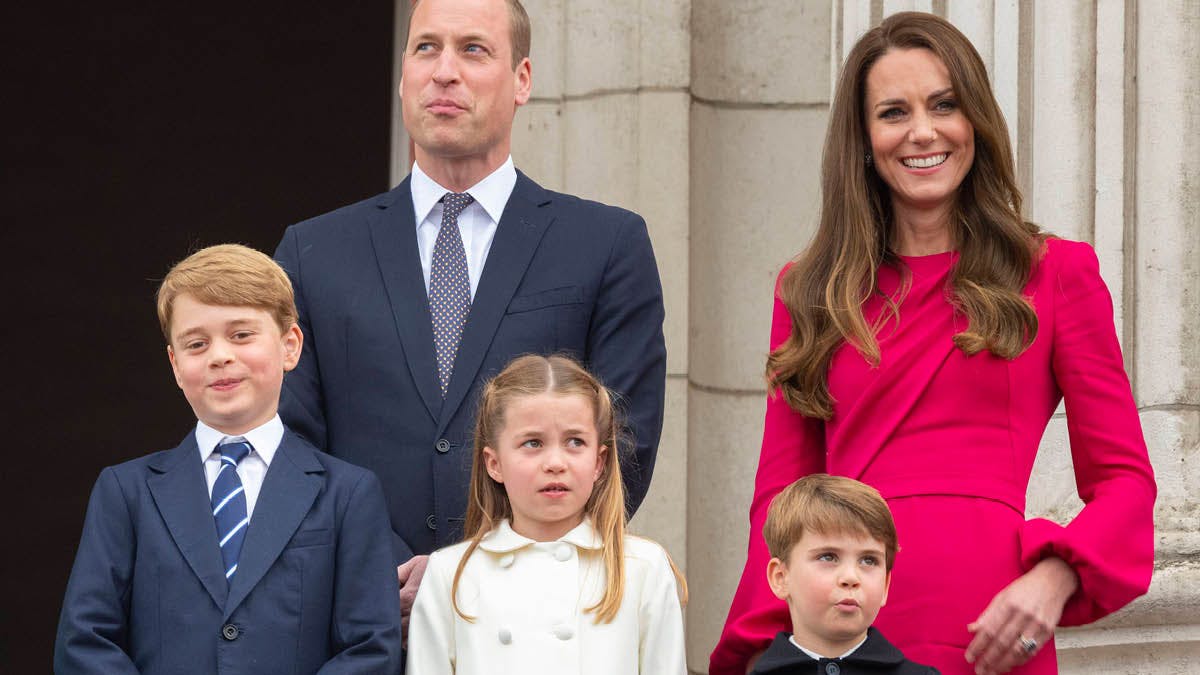 Prins William og hertuginde Catherine med børnene, prins George, prinsesse Charlotte og prins Louis.