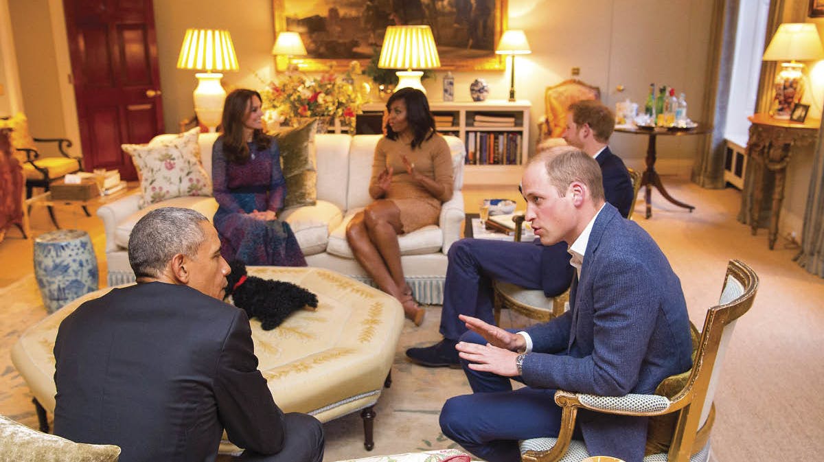 Der eksiterer ikke mange fotos fra Lejlighed 1 A. Men da præsident Obama og fru Michelle var på besøg, fik vi et glimt gennem en af stuerne.