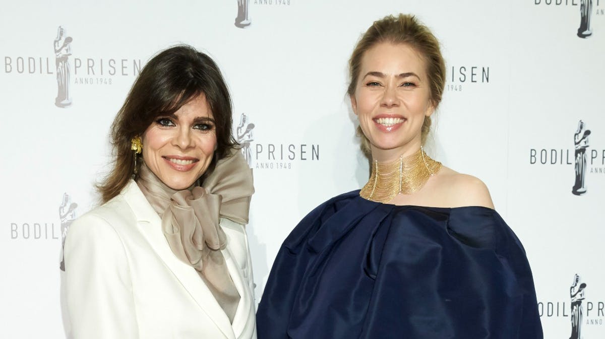 Ellen Hillingsø og Birgitte Hjort Sørensen til prisfest i 2017. Nu spiller de sammen i ny serie. 
