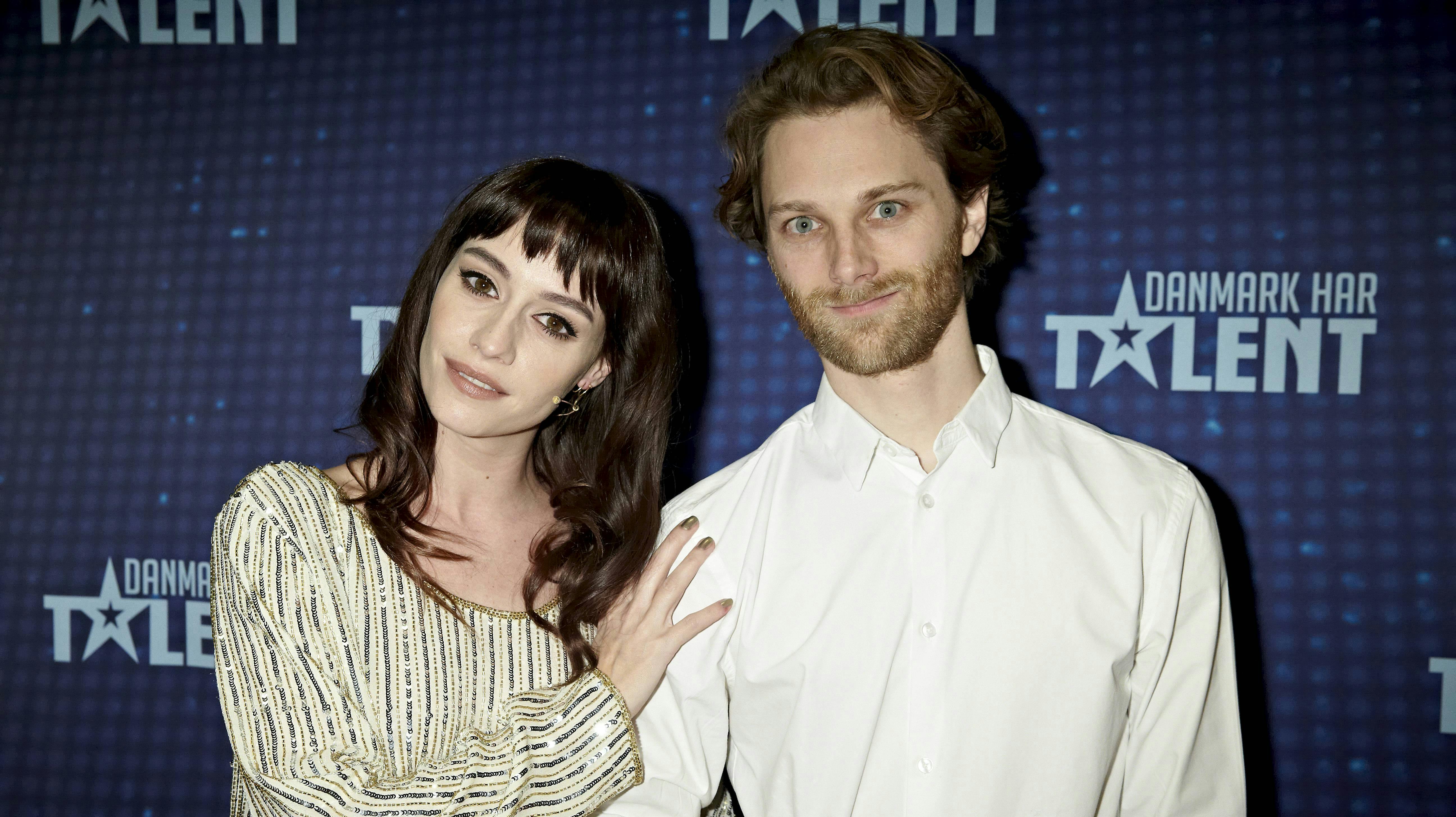 - Forleden kaldte jeg ham min "hindu-ko", fortalte Cecilie Lassen med et smil, da hun stillede op til foto med kæresten, Sebastian Bjerregård.