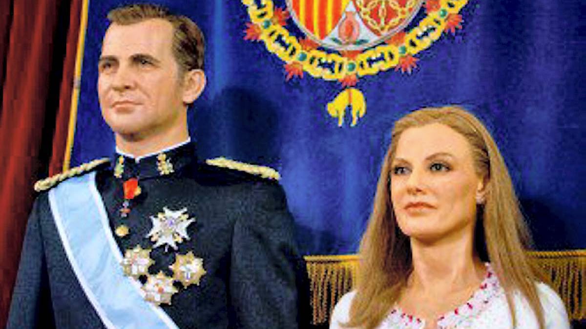 Kong Felipe og dronning Letizia som voksfigurer.