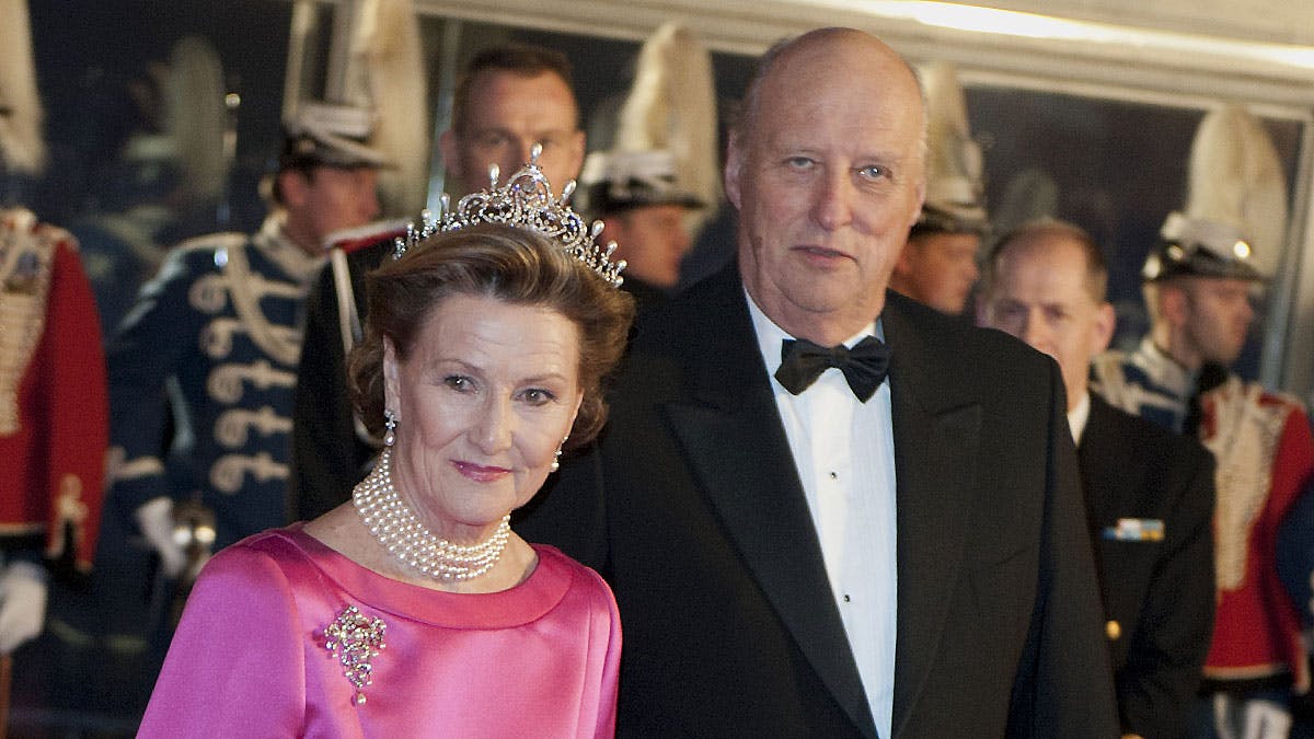 Dronning Sonja kan i dag fejre sin ægtemand kong Harald