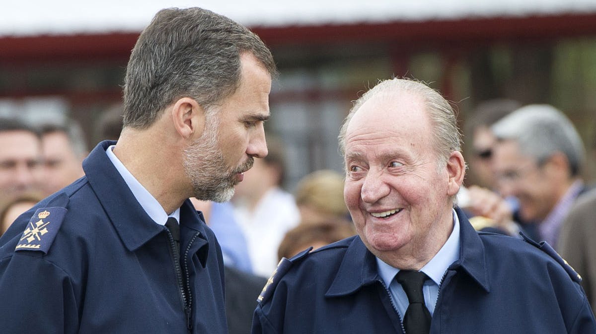 Kong Juan Carlos med sønnen kong Felipe