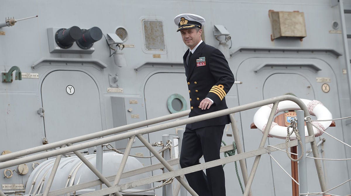 Kronprins Frederik på den norske fregat KNM Helge Ingstad i forbindelse med 200-året for Norges grundlov. 