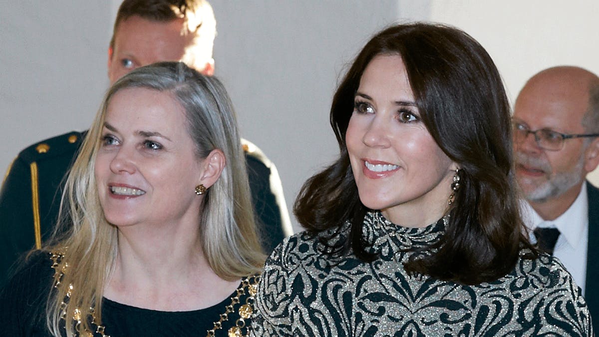 Kronprinsesse Mary på vej op i Rundetårn