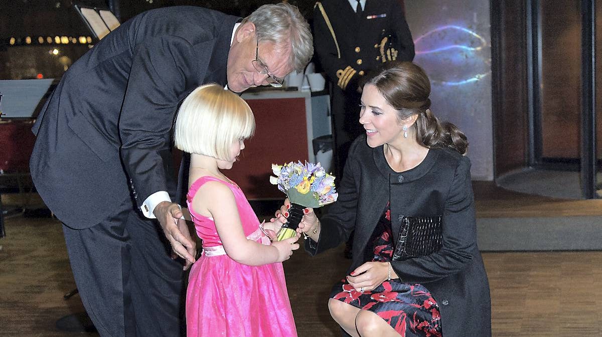 Frede Olesen, formand for Kræftens Bekæmpelse, Anna og kronprinsesse Mary.