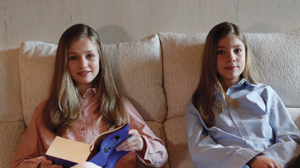 Kronprinsesse Leonor og prinsesesse Sofía læser op fra "Don Quixote"