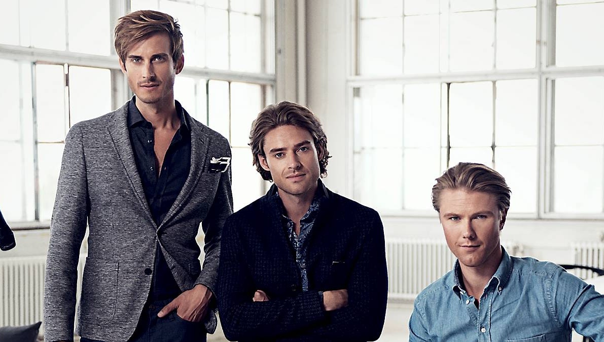Søren Bregendal, Johannes Nymark og Martin Skriver som Boybandet "Lighthouse X"