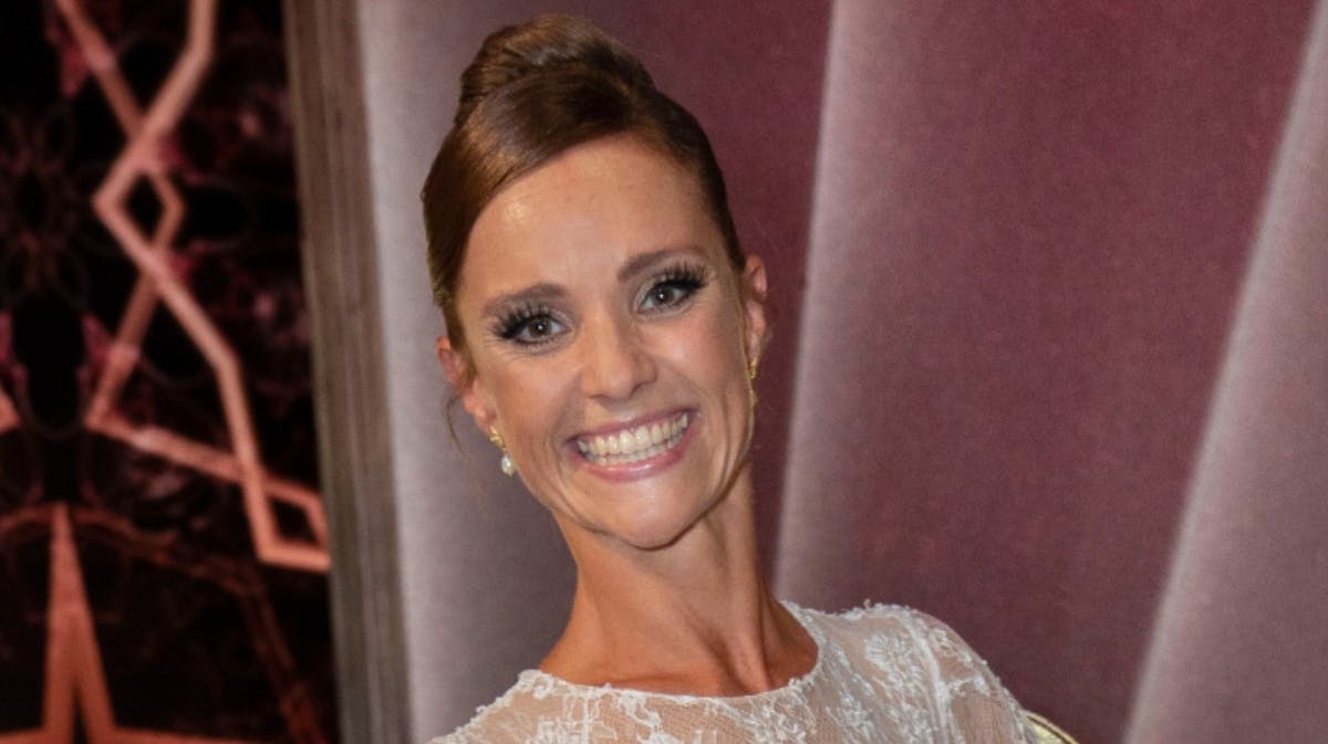 https://imgix.billedbladet.dk/media/article/lise_roenne_stor_beskaaret.jpg