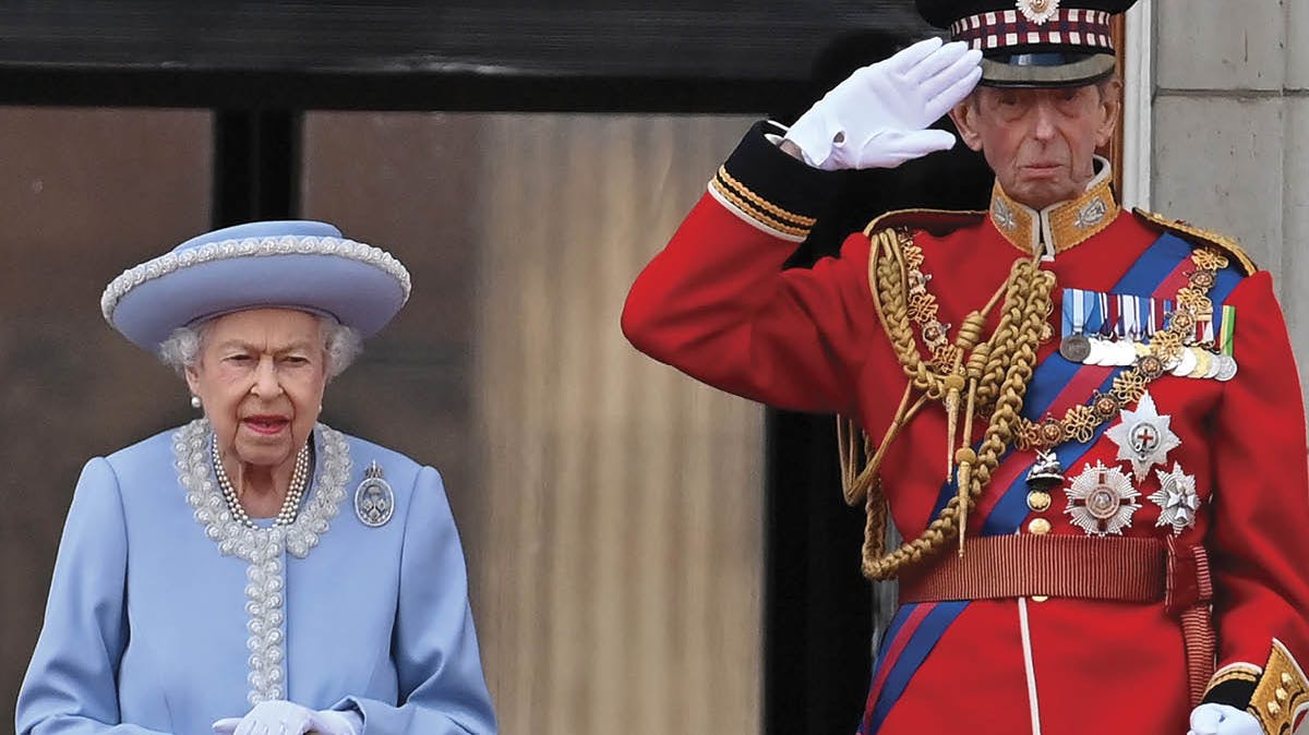 Dronning Elizabeth og hertugen af Kent.