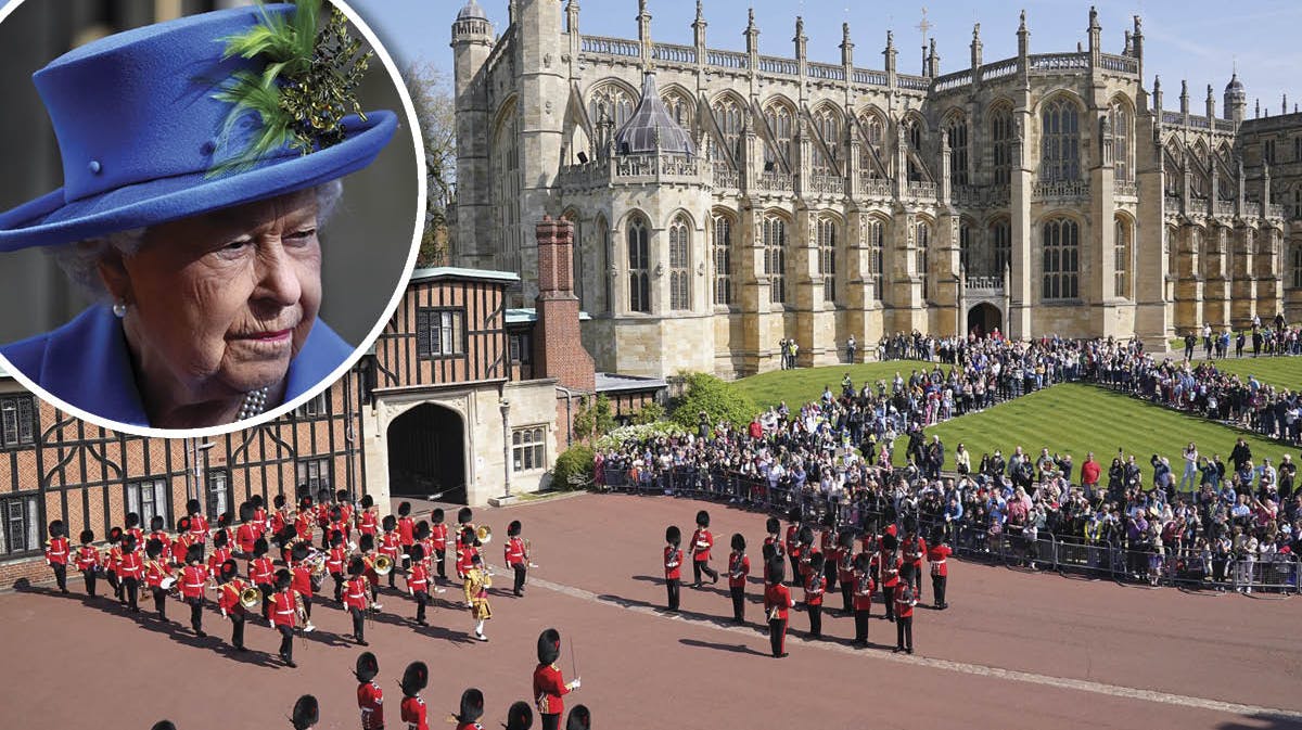 The Coldstream Guards ved Windsor Castle. Indsat: Dronning Elizabeth.