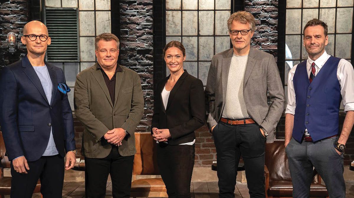 De fem løver fra "Løvens hule". Fra venstre: Christian Stadil, Peter Warnøe, Mia Wagner, Jan Dahl Lehrmann og Jesper Buch