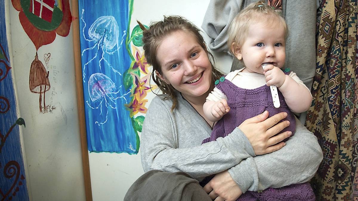 Lucy Mardou fra "X Factor" 2014 og datteren Austa.