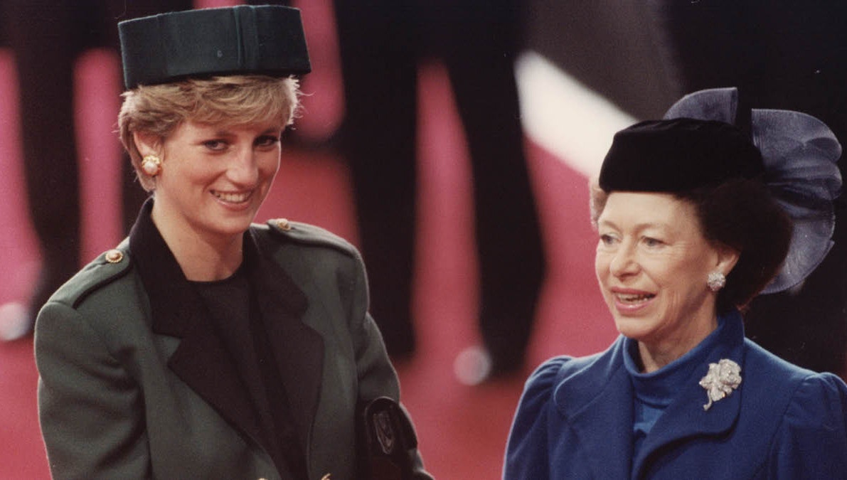 Prinsesse Diana og prinsesse Margaret fotograferet i 1990.