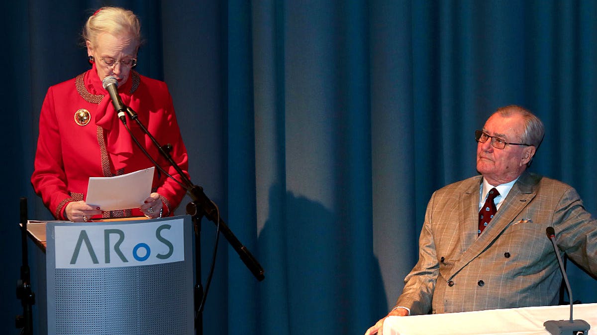 Dronning Margrethe læser sin mands digte op på ARoS.