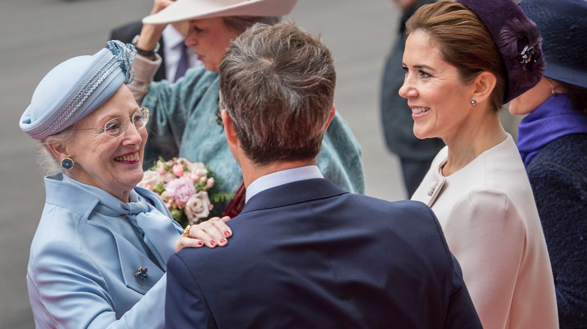 Dronning Margrethe, kronprins Frederik og kronprinsesse Mary.