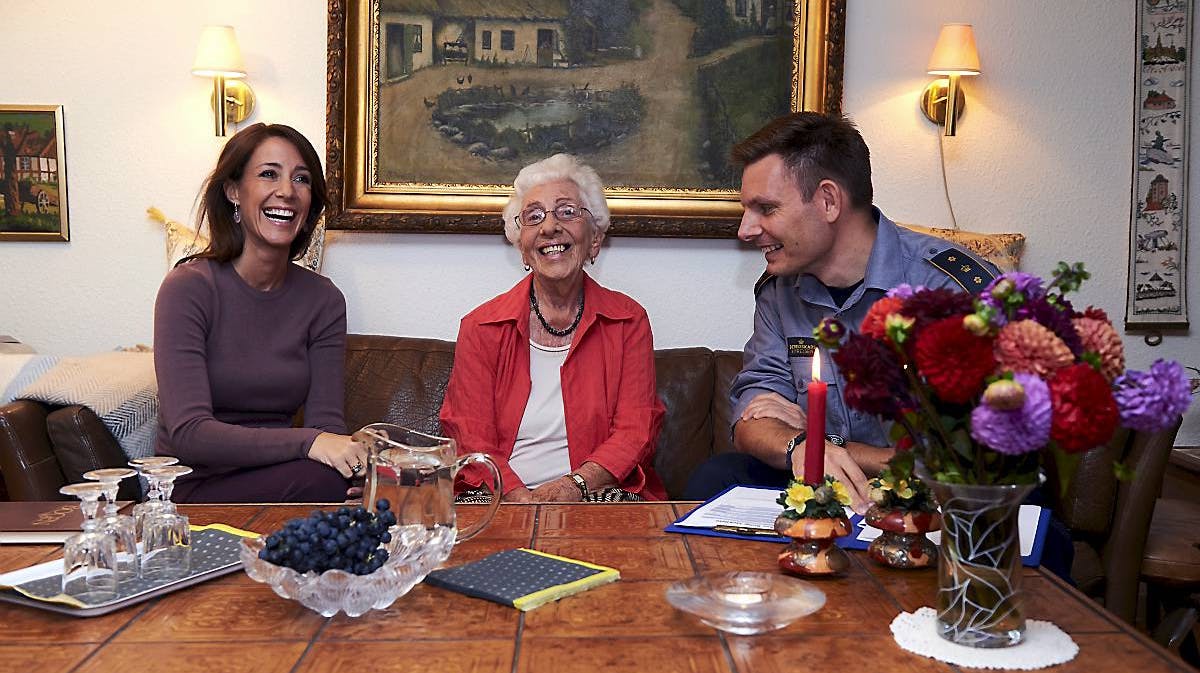 Prinsesse Marie, Edith Sørensen og projektleder Mikkel Rønnow fra Beredskabsstyrelsen.