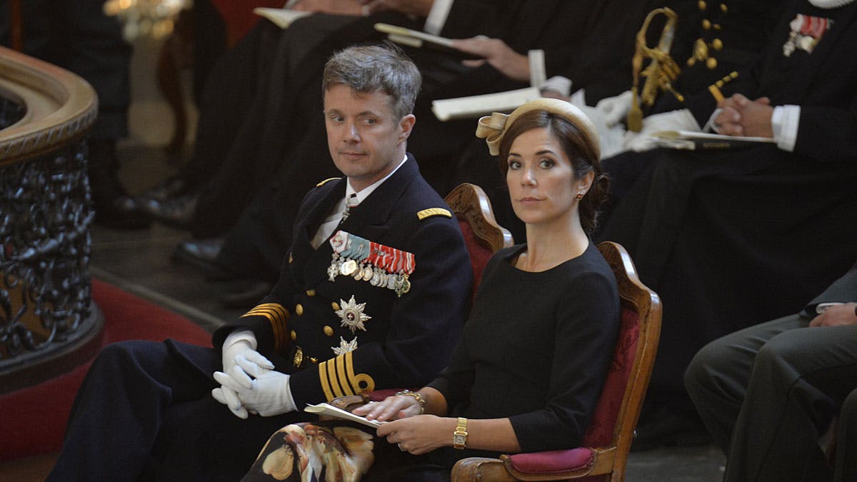 Kronprins Frederik og kronprinsesse Mary til mindesgudstjeneste i Holmens Kirke.