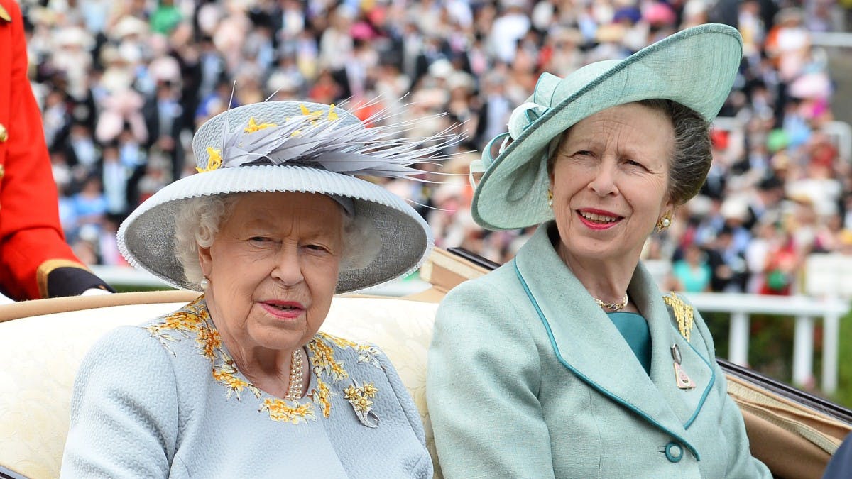 Dronning Elizabeth og prinsesse Anne.&nbsp;