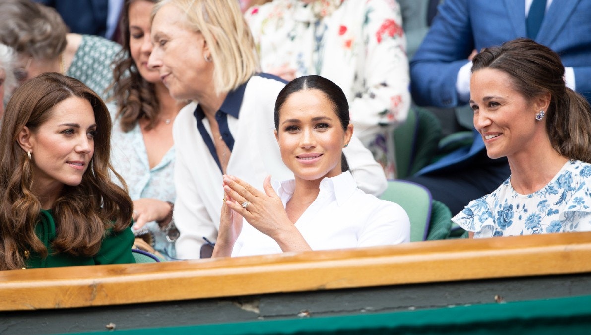 Hertuginde Kate, hertuginde Meghan og Pippa Middleton til Wimbledon i 2019.&nbsp;