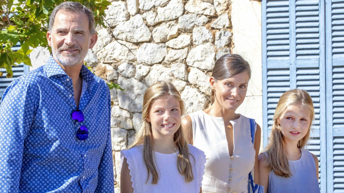 Kong Felipe og dronning Letizia med deres døtre, prinsesse Sofia og prinsesse Leonor.&nbsp;