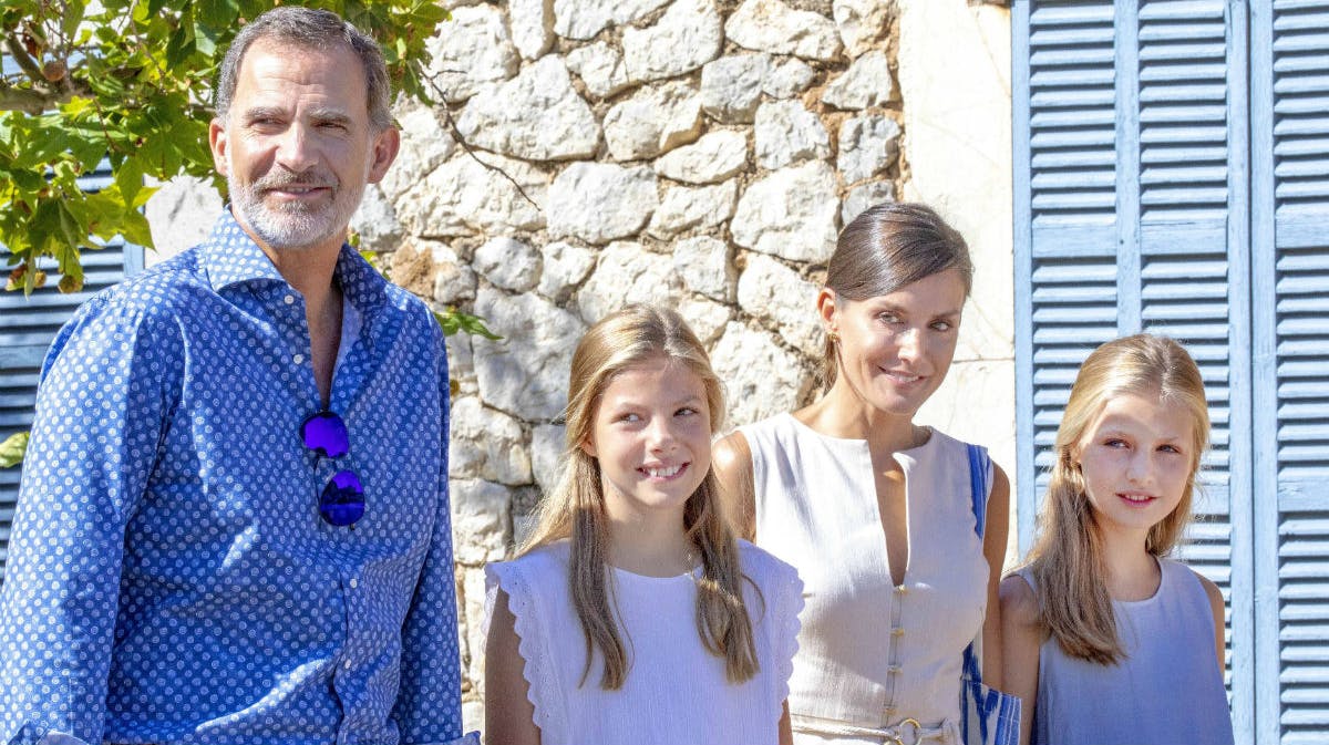 Kongeparret med deres døtre, prinsesse Sofia og prinsesse Leonor. 