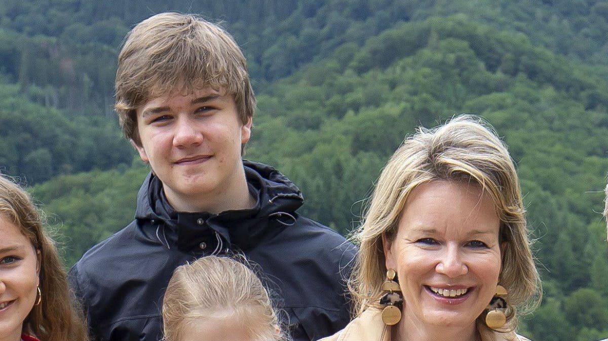 Prins Gabriel og hans mor, dronning Mathilde. 