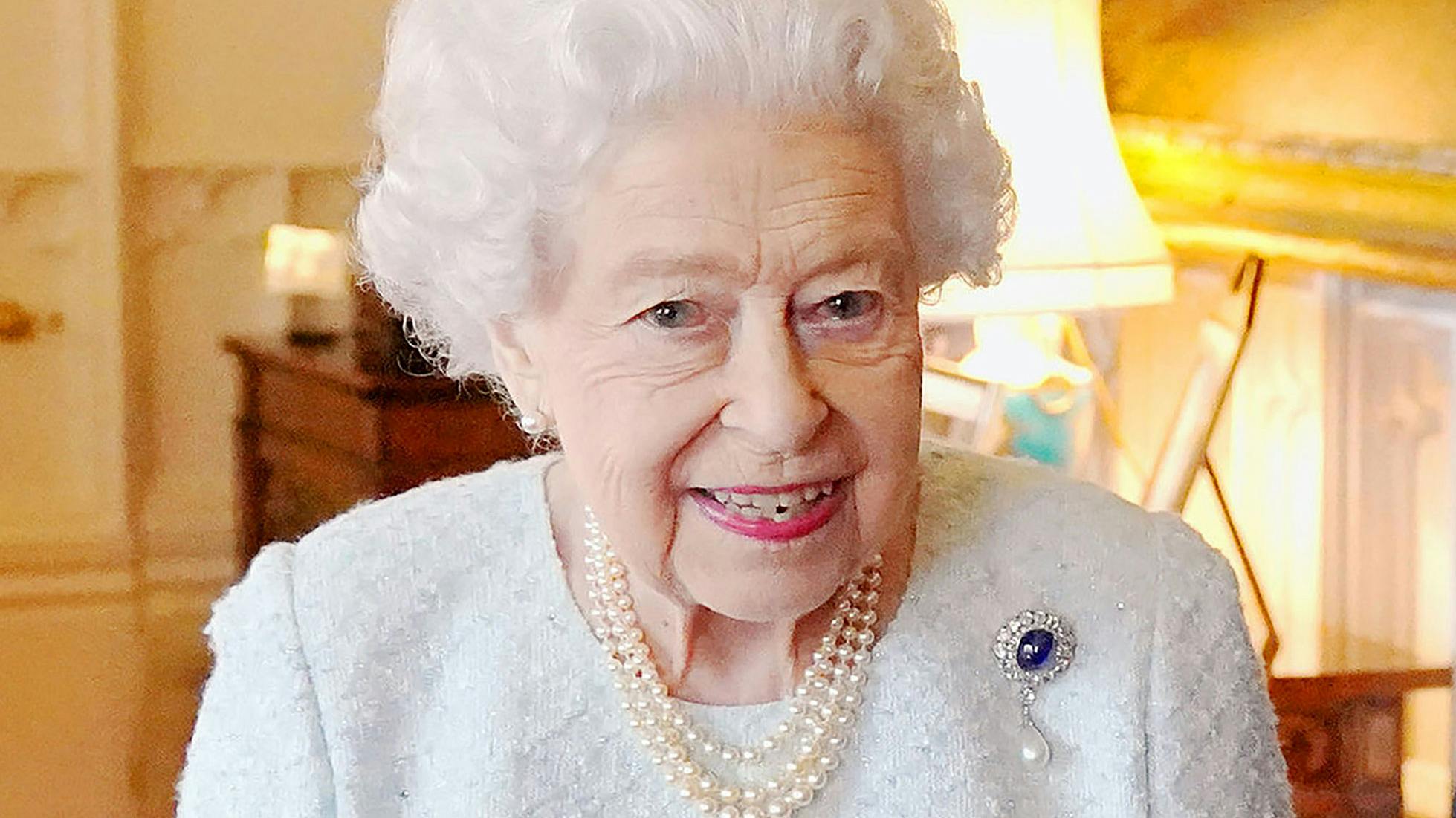 https://imgix.billedbladet.dk/media/article/mega814039_001-elizabeth.jpg