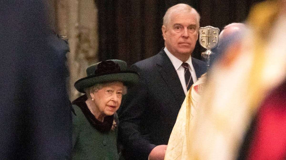 Dronning Elizabeth og prins Andrew.