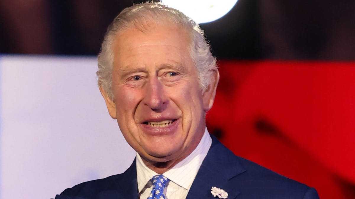 Prins Charles på scenen til "Platinum Party at the Palace".