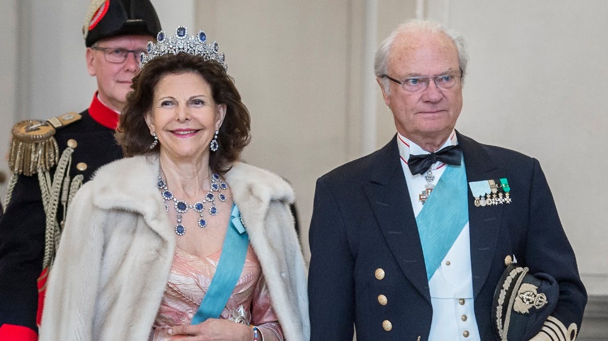 Dronning Silvia og kong Carl Gustaf ved dronning Margrethes 75-års fest i 2015.&nbsp;